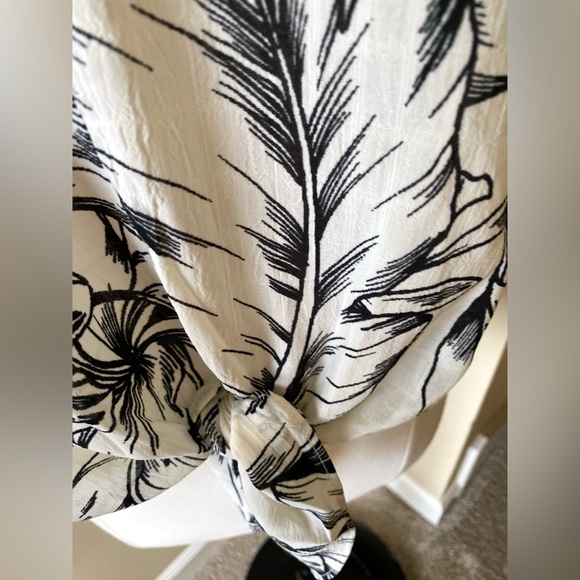 Rose & Olive Blouse - Medium - Picture 5 of 15